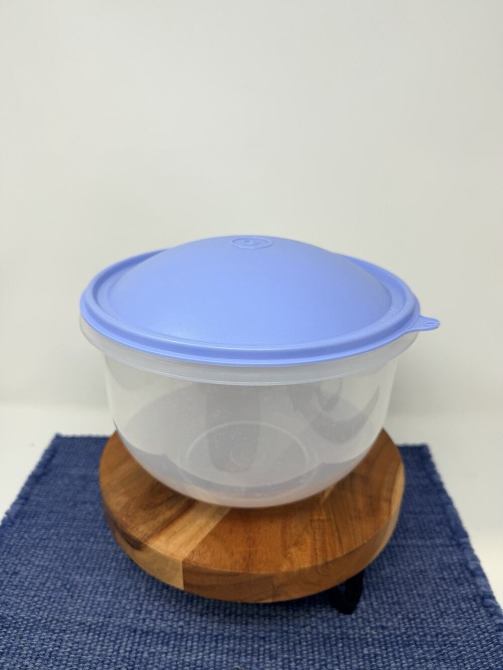 Tupperware Lettuce Keeper w/Domed Blue Lid NO Spike 1424-4 Vintage